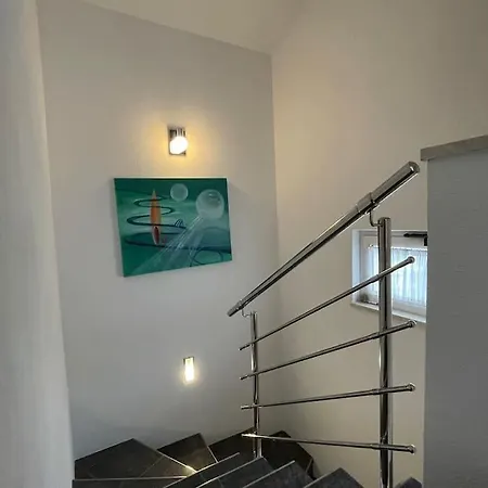 شقة Apricot - Stilvolles Grosses Haus Mit Kuehlem Garagenparkplatz *
