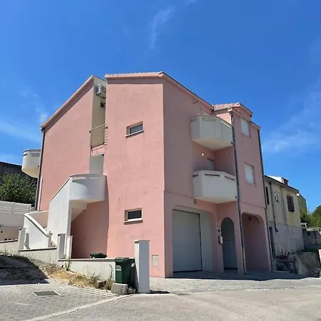 Апартаменти Apricot - Stilvolles Grosses Haus Mit Kuehlem Garagenparkplatz *