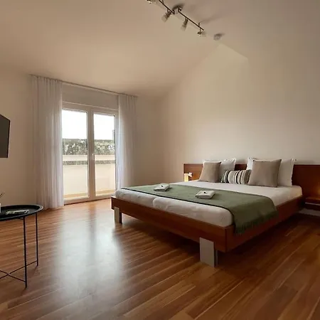 شقة Apricot - Stilvolles Grosses Haus Mit Kuehlem Garagenparkplatz
